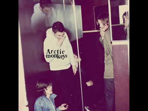 Arctic Monkeys - Red Right Hand (Humbug Bonus Track)