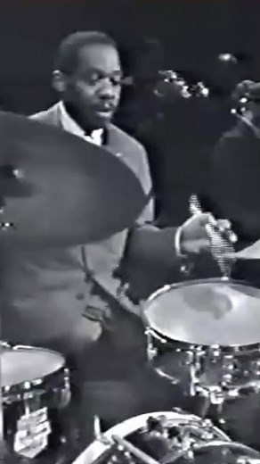 Beautiful playing from Kenny Clarke! Absolute master 🔥❤️💯🥁 #innovator Tell us what you know and love about Kenny in the comments! #kennyclarke #klook #jazz #drums #drummer #musician #musicalgreats #jazzlegend #modernjazzquartet #drumfluence #ilovedrums #drumgroove #drumsolo #livedrums #drumvideo #jazzvideo #drumhistory #drumfillidea #jazzdrummer #jazzdrums #igreel #drumreel #🥁 #jazzy #drumlessons #entertainment #drumtok #jazztok #tiktokdrummer #drumming #saturday #drumvibes #drumminglive #ja