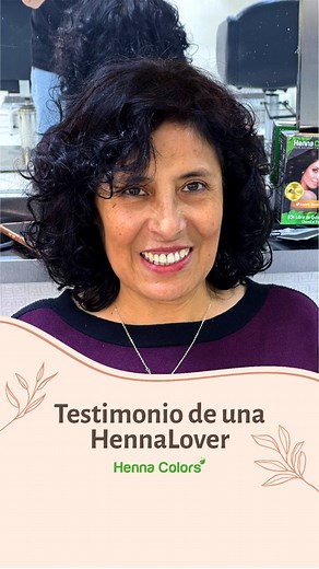 Hace más de 5 años que Nelly encontró a Henna Colors por redes y no dudó. Con la asesoría personalizada, se animó a cambiar el tinte químico y hoy su cabello está muchísimo mejor: 💚 No le arde el cuero cabelludo 💚 Su cabello se siente más sano y con brillo 💚 Sus rizos están más definidos que nunca Ese es el tipo de cambio que da una coloración natural de verdad 🌿 📲 Escríbenos por WhatsApp 👉 wa.me/51993881972 #HennaColors #TestimonioReal #TinteVegetal #CubreCanas #SinQuímicos #CabelloSano #