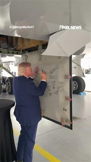 Trump signs NEW AIR FORCE ONE #foxnews #news #us #fox