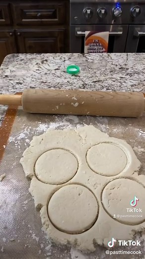 Vintage Buttermilk Biscuits Recipe from the 1930s
