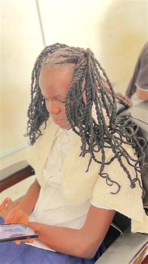 Distressed locs on artificial locks #distreesslocs #softlocshairstylesforwomen #distresstlocsonartificiallocs#braidinghair #hairinspo
