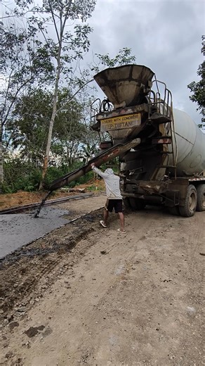 Did you know? 🏗️ Using pavement analysis, engineers determine PCCP thickness based on traffic load and soil strength — usually 200mm to 300mm for durable, long-lasting roads that withstand heavy vehicles! 🚛💪 #PavementAnalysis #PCCP #atoanibayaw | AgriBayaw Gineer