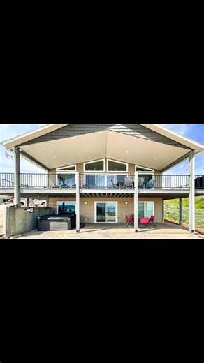 Looking for plans for the 4th of July? Come to BEAR LAKE! Book this awesome home for only $69 a night per person up to 14 people! Comes with pass to ideal beach, $100 epic recreation voucher, private hot tub and amazing views. Visit https://www.bearlakelodging.com/property/181683-bear-lake-beach-cottage-4-bedroom/?seed=599808196&adults=2 #bearlakelodging #bearlakevacation #vacationrentals #bearlake #bearlakebeachcottage