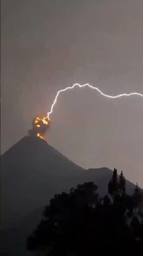 ⚡ Volcano Summons Lightning — Guatemala’s Sky Rage