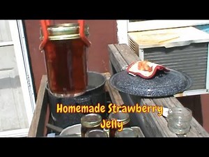 HOMEMADE STRAWBERRY JELLY