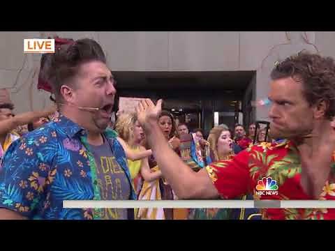 Jimmy Buffett introduces live performance by ‘Escape to Margaritaville’ cast