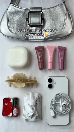THERE’S NO SUCH THING AS OVERPACKING WITH MINIS 🤪✨ Laneige Glassy Lip Minis Holiday Set