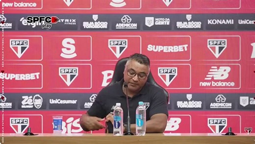 Roger Machado, sobre como se preserva a saúde emocional nesse momento de forte pressão no São Paulo. "Na batalha, o comandante veste vermelho, que é pra ninguém ver que ele está ferido".📽️SPFCPLAY