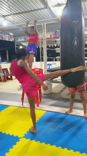 LEGEND MUAY THAI on Instagram: "#เลเจนด์มวยไทย #legendmuaythai #nakhonsithammarat #muaythaigym"