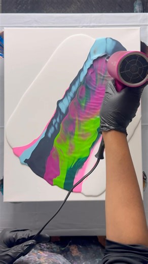 🩵🩷testing out my 🆕 chic hair dryer - smooth & pretty in pink #satisfyingart #fluidartist