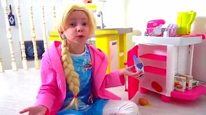 2.2M views · 10K reactions | Frozen Elsa está preparando un regalo para el cumpleaños de PRINCESAS Anna | Las Ratitas Vlog | Facebook