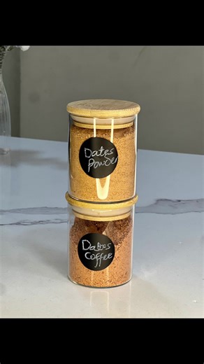 Making Smooth Dates Powder at Home