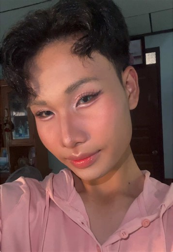 Valentine's Day Makeup Tutorial for a Romantic Look