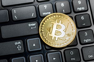 Bitcoin in the Browser: Google, Apple and More Adopting Crypto-Ready API