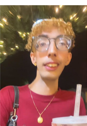 desfilando com minha nova persona, ser loiro!