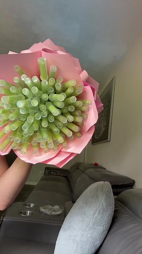 Recreating Viral Tulip Bouquet: Step-by-Step Flower Arrangement