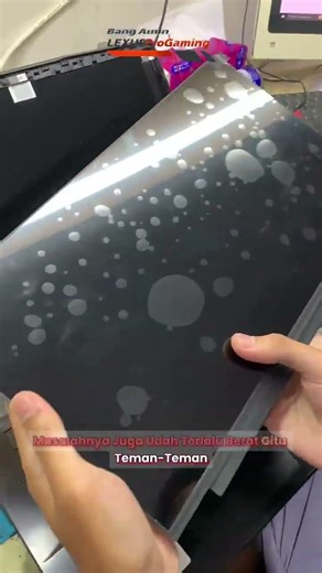 Bad luck, the screen has lines!! #laptoprepair #laptop #oldlaptop #latestlaptop #service
