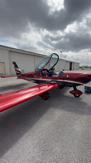 Just picked up this brand new Viper SD4 for an awesome client. Two more getting picked up this week. All three of them are going to an awesome Flight School. Stay tuned much more content on these beautiful birds to come. | Zach Purvis