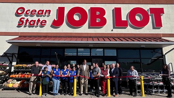 Relocated Ocean State Job Lot opens its doors in Waterbury
