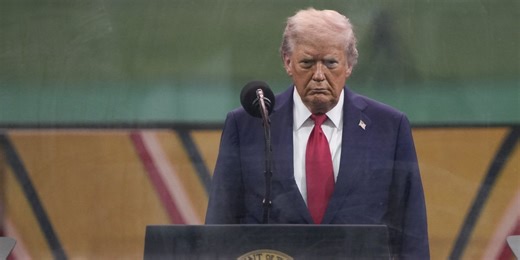 Trump roasted for 'underwhelming' military parade - biggest reactions