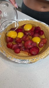 One dish strawberry shortcake Using frozen strawberries, eggs, jell-o vanilla pudding, you can make a one dish strawberry shortcake pie. Thanks for watching! Please be advised that this page’s videos are intended for entertainment purposes only. The videos on this page include scripted dramas, satires, parodies, magic tricks, and other forms of entertainment. Names, characters and incidents are often the product of the director’s imagination, so any resemblance to actual persons or actual events