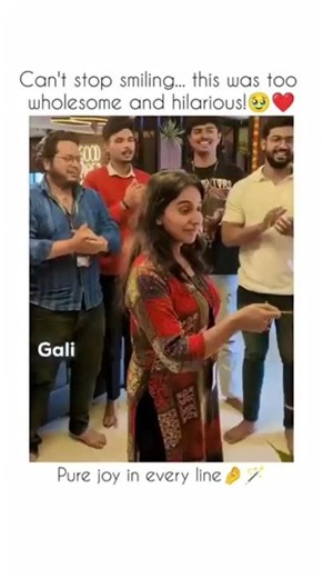 iPhone ho ya Samsung... Ganpati Bappa Handsome! 📱😂