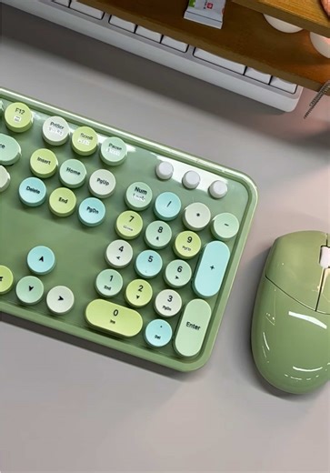 Green Keyboard ASMR Experience
