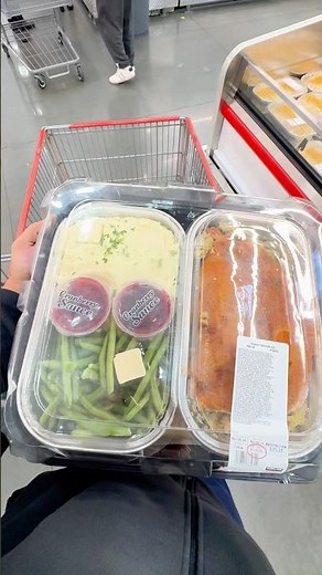 Costco Thanksgiving TURKEY DINNER KIT 🦃 $3.99/lb | Serves 7–8?!