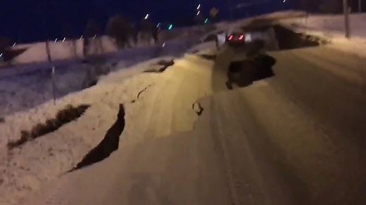 QUAKE DAMAGE: A roadway in #Alaska collapsed during the 7.0-magnitude #earthquake. https://www.kron4.com/news/national/67-earthquake-rocks-buildings-in-anchorage/1629870963 | KRON 4 News