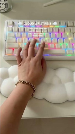 I tried the Cloud Wrist Rest everyone's saving on Pinterest