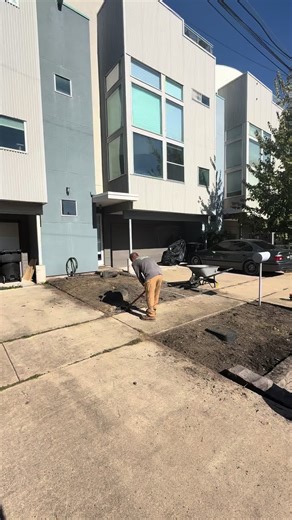 Quick 2-day turnaround on this small, low-maintenance landscaping project in the Heights area. Call (713) 514-3537 📱 to schedule a consultation for a free estimate! Now booking for January. #landscape #design #lowmaintenance #houston #heights