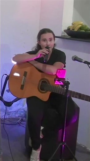 "Eu sou apaixonada por música, e quando eu encontrei o Cantinho Músical eu fu bem recebida"