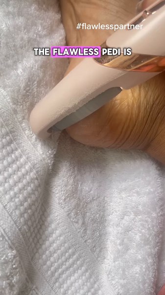 Cleaning up dead skin and maintaining smooth, healthy feet has never been this easy, all thanks to the Flawless Pedi device💗 Run to your local @ultabeauty to try it! #FlawlessPartner