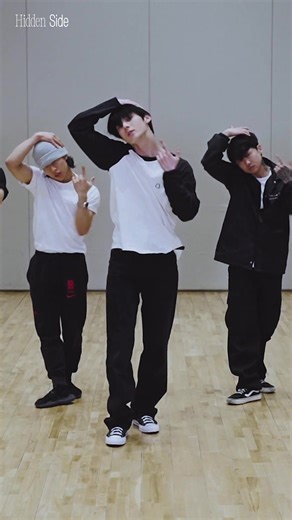 ‘HIDDEN SIDE’ - Choreography ver 🤍🖤 Phải nói là tui mê daily outfit của Minhyun đội trưởng kinh khủng 🥹🦊🧡 #황민현 #hwangminhyun #minhyun #idol #kpop #TruthOrLie #fyp #hwangminhyunedit #hwangdo