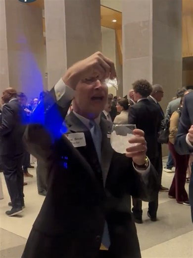 Tennessee State Sen. Brent Taylor (R-Memphis) is seen holding up an Ice cube mocking anti-ICE protesters outside a legislative reception celebrating the first night of the new legislative session. (H/t Greg O'Loughlin on X) Follow @heartlandsignal for more.#tennessee #politics #news #ICE #ice #republican #democrat