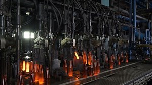 Production Glass Bottles Glass Recycling Molten 库存影片视频（100% 免版税）1029951524 | Shutterstock