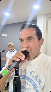 Seguimos ensayando el repertorio para el Concierto “CHECO EN SU SALSA”. Hoy les dejo un pedacito de “Escarcha”, tema que hace parte del álbum “Strikes Back” de Héctor Lavoe, lanzado en 1987 bajo el sello Fania. ¿Qué tal? ¿Les gustó? | Checo Acosta Oficial
