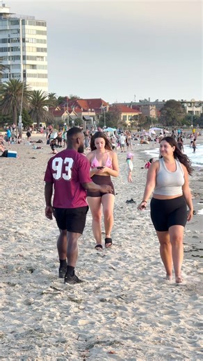 Hilarious Distraction Moments That Will Make You Laugh