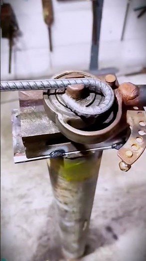 technique for bending cast iron using tools made by a builder #shorts