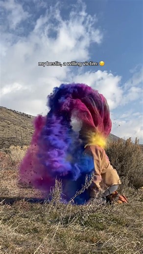 I really said “it’ll be quick and easy” 😭🎨 Next thing I know, she’s fully committed, covered in color, flipping her hair like she’s been doing this her whole life…safe to say she was a very willing victim. Should we do a post for the results?🙊 #besties #friendgoals #colorfun #photoshootideas #fyp