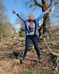 ‘Springing’ into action Tomorrow I’m back with my second series Talking Success with Nicki Chapman. My first guest is a tv personality, an influencer with millions of fans & followers plus an astute businesswoman ... oh yes it’s @lauraanderson1x We all met & fell in love with Laura on Love Island. On my podcast, she opens up & gives us a glimpse of an influencer’s lifestyle, shares her thoughts on her success, her dreams for the future, what annoys her & also what makes her tick. This lady pulls