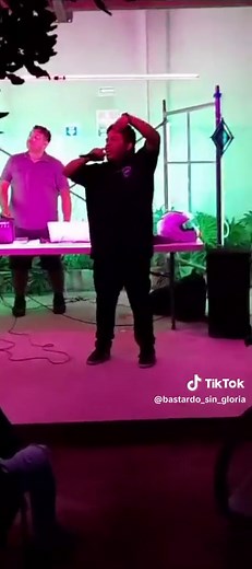 Bastardo Sin Gloria: La Banca Roja en Vivo