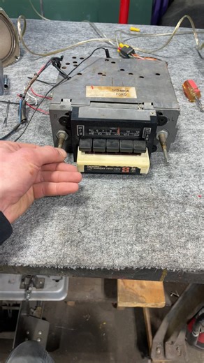 Bluetooth in a 1970s Ford Quadrasonic 8 Track radio. (Motorola) Modify old things! #restomod #mechanic #ford #radio