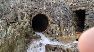 Emergency sewage outflow pipes allow untreated water, which can contain agricultural runoff and human waste, to flow into the UK's rivers, beaches and seas. New Scientist reporter Graham Lawton went to St Agnes in Cornwall to find the pumping station and outlet pipes responsible for 32 overspills of varying volume onto the nearby beach in 2021. Learn more: https://www.newscientist.com/article/mg25734311-000-the-state-of-britains-rivers-slurry-silage-and-sewage/ | New Scientist