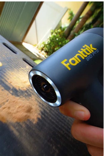 Clean your computer desktop with the B10 PRO! Its powerful motor blows away all the dust from your keyboard!#fanttik #airduster #blower #cleaning #coolgadgets