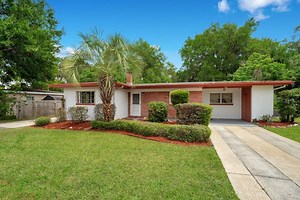 1108 Lee St, Leesburg, FL 34748 - MLS O6107470 - Coldwell Banker