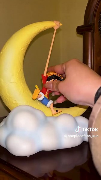 One Piece Theme Lamp: Illuminate Your Adventure