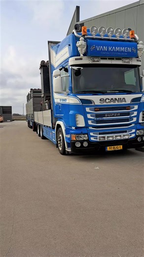 ~van kammen~ ~driver???~ 📍oosternijkerk hashtags:#v8 #hollandstyle🇳🇱😍👌 #dikkescania #fyp #viralvideo tags: @Andriesss🤙🚨🎶 @trekkerspotterj.m😍🫦🤙🏻 @truckspotterpieterrrr🖕🖕🖕 @🤌🚛🚚truckspotter_kjd🚛🚚👌 @Truckers uit Anjum💯💯👌👌 @Wiebeee🎶🪄⚽️ @kj🤑🥶💢💥💣🧑‍🌾🐶🐑🚛🔊📞 @trucksbywiebe0 @@Jappieturboo @trekker039