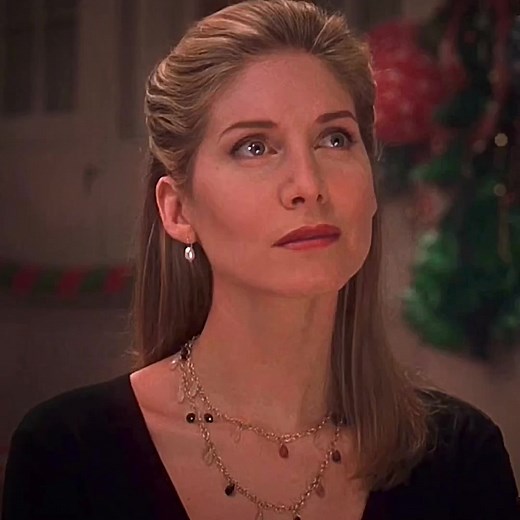 The Transformation of Carol Newman into Mrs. Claus 💗